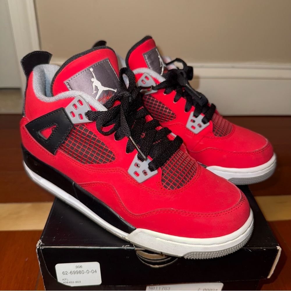 Air Jordan IV 4 Retro ‘Toro Bravo’